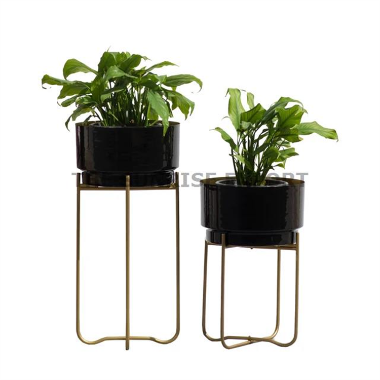 BLACK METAL PLANTER WITH STAND